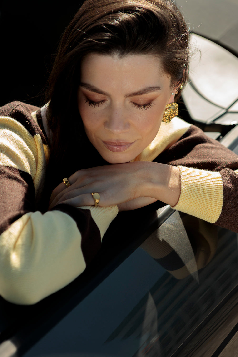 brincos estilo medalha dourados